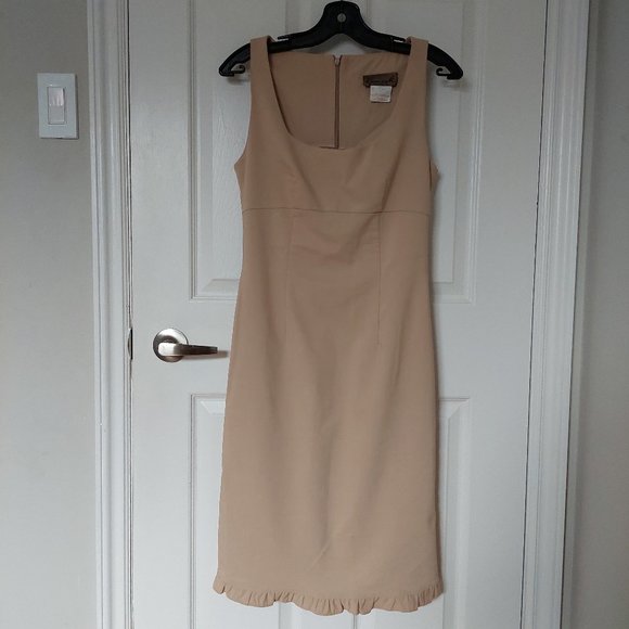 Vintage 1990s Lori M Beige Stretchy Ruffle Dress, Size 8 - Picture 1 of 7